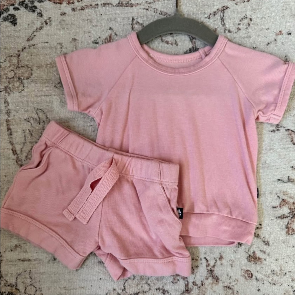Kyte Baby Bamboo Jersey Short Sleeve Jogger Set - Apple Blossom